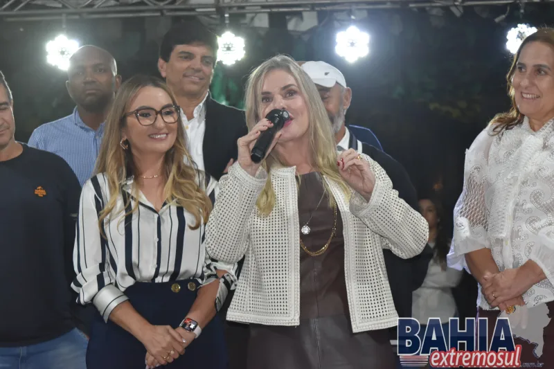 Prefeita Carla Chácara reúne autoridades e confirma obras para Ibirapuã