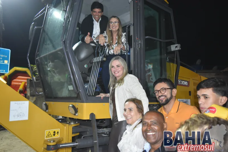 Prefeita Carla Chácara reúne autoridades e confirma obras para Ibirapuã