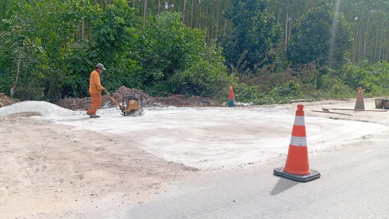 Asfalto derretido e vidas em risco: Moradores do Espora Gato exigem socorro urgente na BR-418