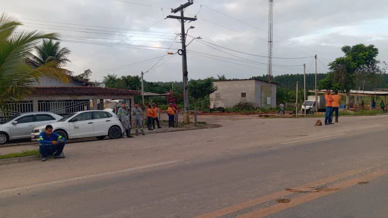 Asfalto derretido e vidas em risco: Moradores do Espora Gato exigem socorro urgente na BR-418