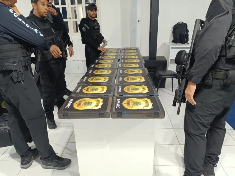Polícia Civil realiza operação contra o tráfico de drogas nas cidades de Porto Seguro, Santa Cruz Cabrália, Eunápolis e Itamaraju Polícia Civil realiza operação contra o tráfico de drogas nas cidades de Porto Seguro, Santa Cruz Cabrália, Eunápolis e Itamaraju