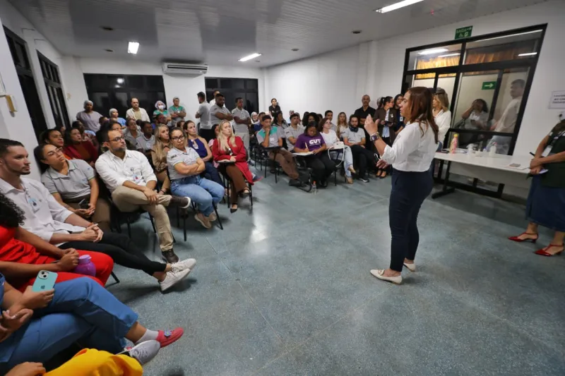Secretária da Saúde garante continuidade dos serviços no Hospital de Porto Seguro durante transição de gestão Secretária da Saúde garante continuidade dos serviços no Hospital de Porto Seguro durante transição de gestão