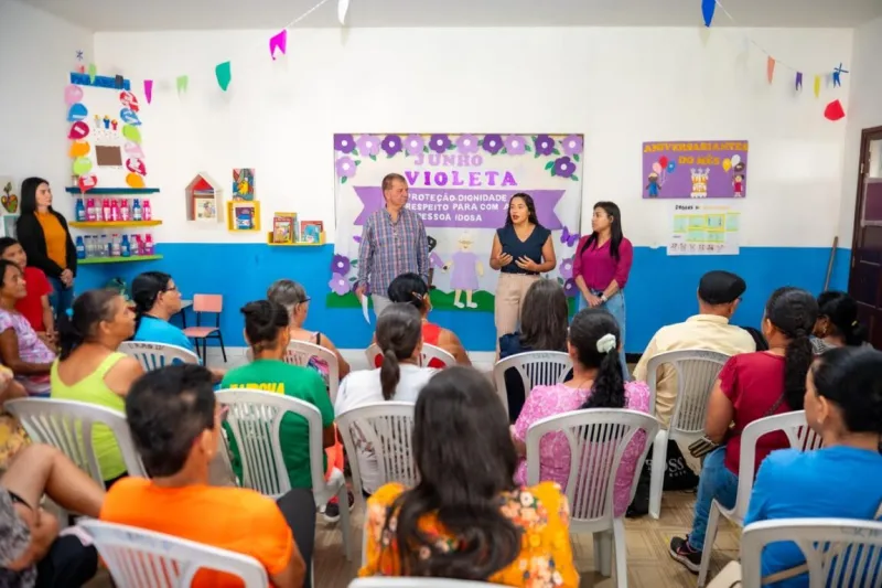 Junho Violeta promove diálogo sobre direitos e proteção da pessoa idosa no CRAS Vila Vargas