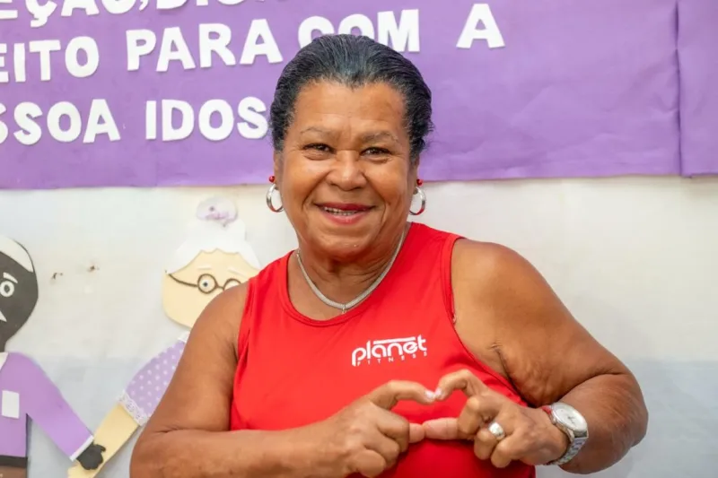 Junho Violeta promove diálogo sobre direitos e proteção da pessoa idosa no CRAS Vila Vargas