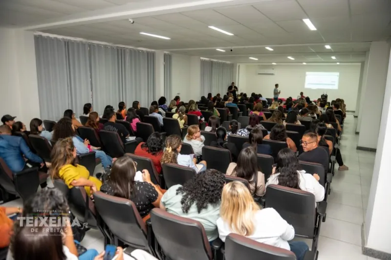 Secretaria de Educação promove formação sobre o Censo Escolar 2026 em Teixeira de Freitas