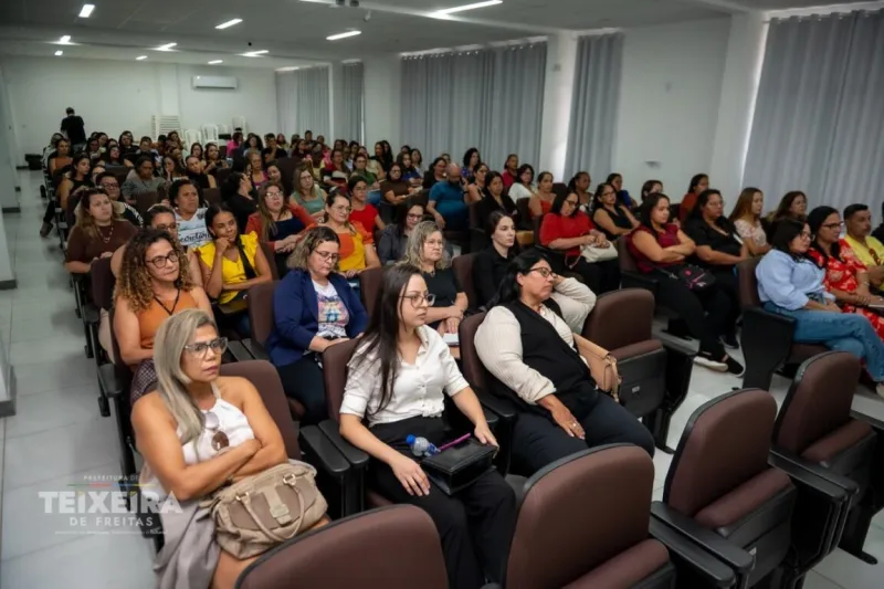 Secretaria de Educação promove formação sobre o Censo Escolar 2026 em Teixeira de Freitas
