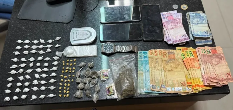 Homem é preso durante ação policial que apreendeu drogas e dinheiro em Eunápolis