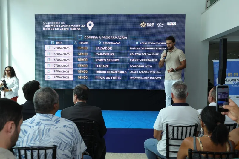 Bahia lança temporada 2026 de observação de baleias-jubarte com capacitação para profissionais do turismo