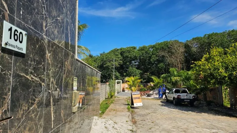 Obra de saneamento promete acabar com décadas de despejo de esgoto no mangue em Mucuri