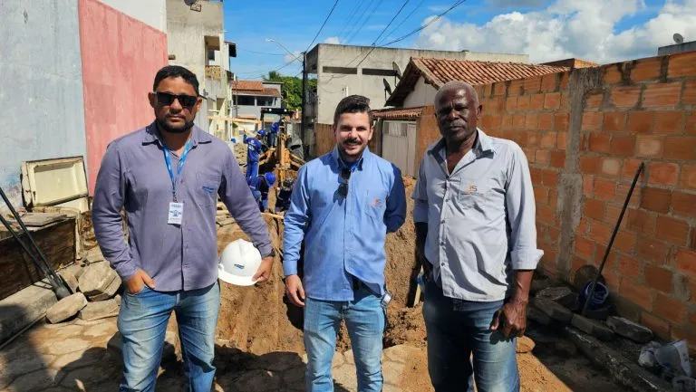 Obra de saneamento promete acabar com décadas de despejo de esgoto no mangue em Mucuri