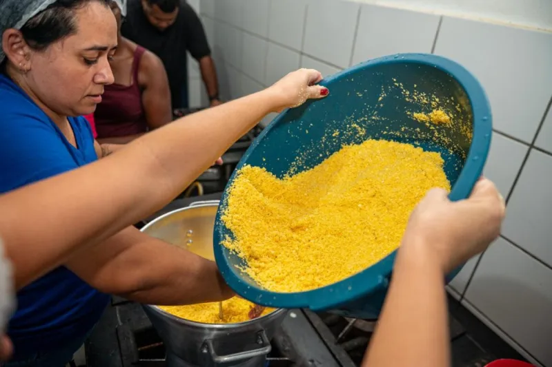 Caminhando para o Futuro promove oficinas de culinária para beneficiárias do Bolsa Família em Teixeira de Freitas Caminhando para o Futuro promove oficinas de culinária para beneficiárias do Bolsa Família em Teixeira de Freitas