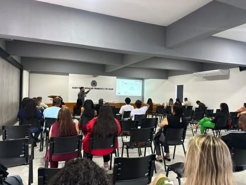 Mucuri promove debate e articulação para erradicação do trabalho infantil Mucuri promove debate e articulação para erradicação do trabalho infantil