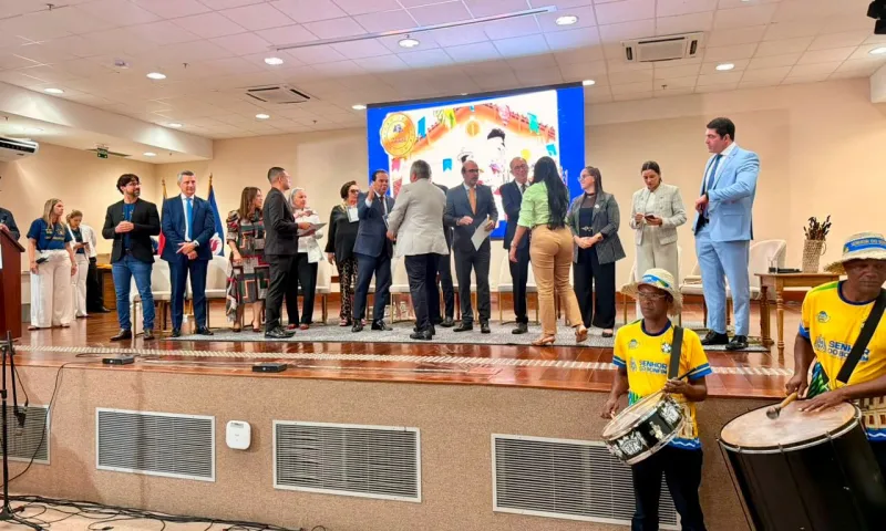 Prefeito Zico de Baiato recebe Selo de Transparência dos Festejos Juninos 2026 em cerimônia realizada em Salvador