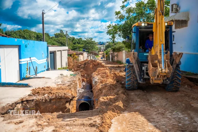 Obras de drenagem avançam no Jardim Caraípe e já atingem 90% de execução em Teixeira de Freitas Obras de drenagem avançam no Jardim Caraípe e já atingem 90% de execução em Teixeira de Freitas