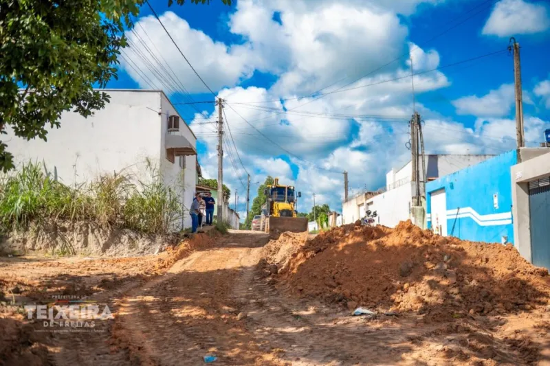 Obras de drenagem avançam no Jardim Caraípe e já atingem 90% de execução em Teixeira de Freitas Obras de drenagem avançam no Jardim Caraípe e já atingem 90% de execução em Teixeira de Freitas