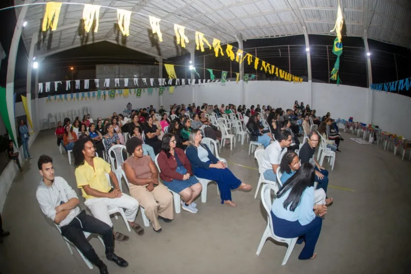 Oficina Conexão em Libras reúne público e reforça compromisso com a inclusão em Teixeira de Freitas