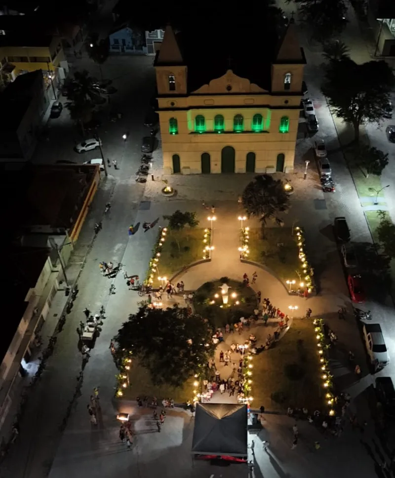 Prefeito Zico entrega revitalização da Praça da Igreja de São Bernardo e anuncia novas obras para Alcobaça
