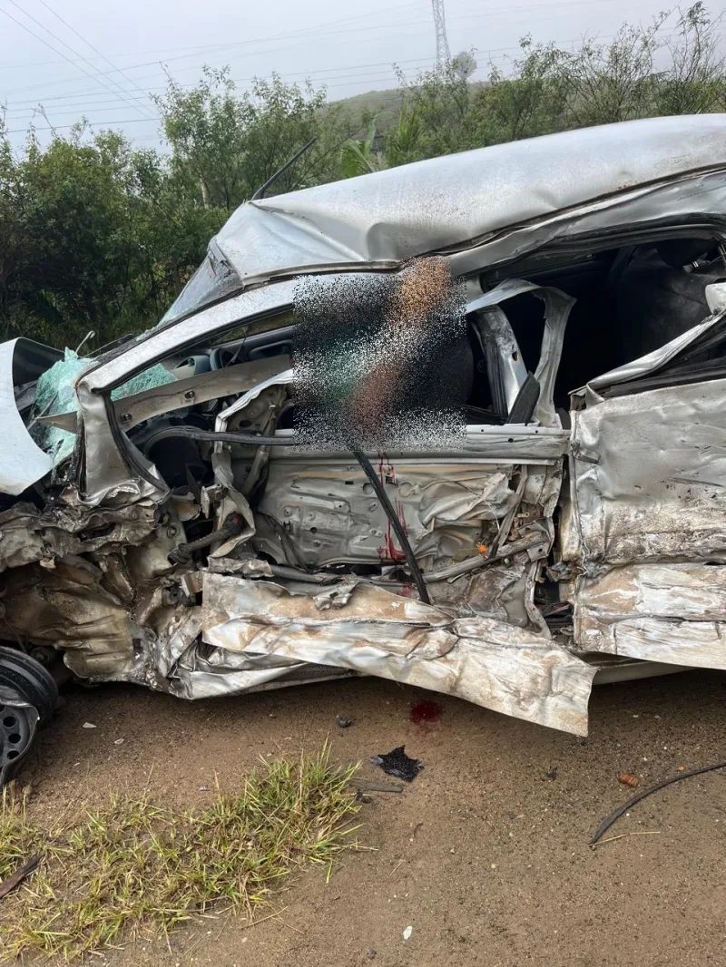 Acidente entre carreta e carro de passeio deixa vítima fatal na BR-101, em Itamaraju