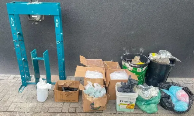 Polícia Militar desmonta laboratório de drogas e apreende quase 50 kg de cocaína na Bahia
