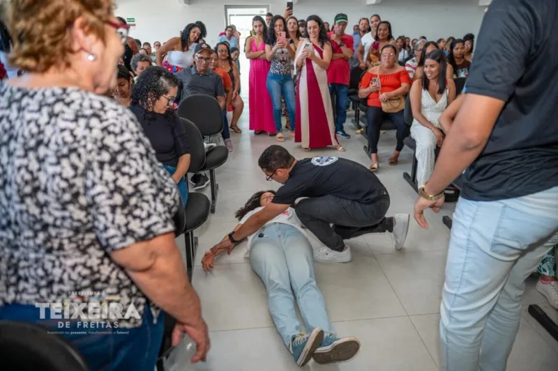 Parceria entre Prefeitura, UFSB, SAMU e Corpo de Bombeiros promove formação sobre a Lei Lucas em Teixeira de Freitas Parceria entre Prefeitura, UFSB, SAMU e Corpo de Bombeiros promove formação sobre a Lei Lucas em Teixeira de Freitas