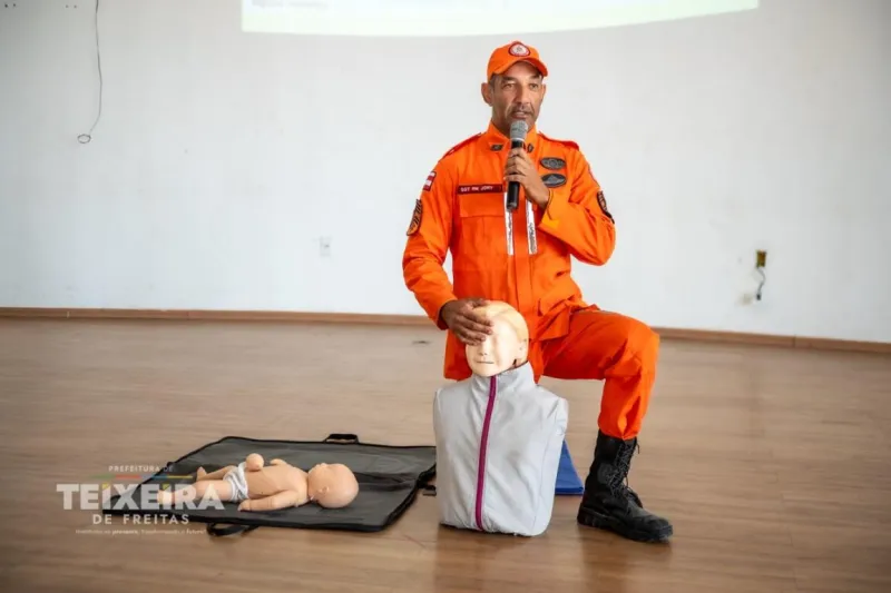 Parceria entre Prefeitura, UFSB, SAMU e Corpo de Bombeiros promove formação sobre a Lei Lucas em Teixeira de Freitas Parceria entre Prefeitura, UFSB, SAMU e Corpo de Bombeiros promove formação sobre a Lei Lucas em Teixeira de Freitas