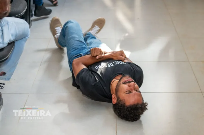Parceria entre Prefeitura, UFSB, SAMU e Corpo de Bombeiros promove formação sobre a Lei Lucas em Teixeira de Freitas Parceria entre Prefeitura, UFSB, SAMU e Corpo de Bombeiros promove formação sobre a Lei Lucas em Teixeira de Freitas