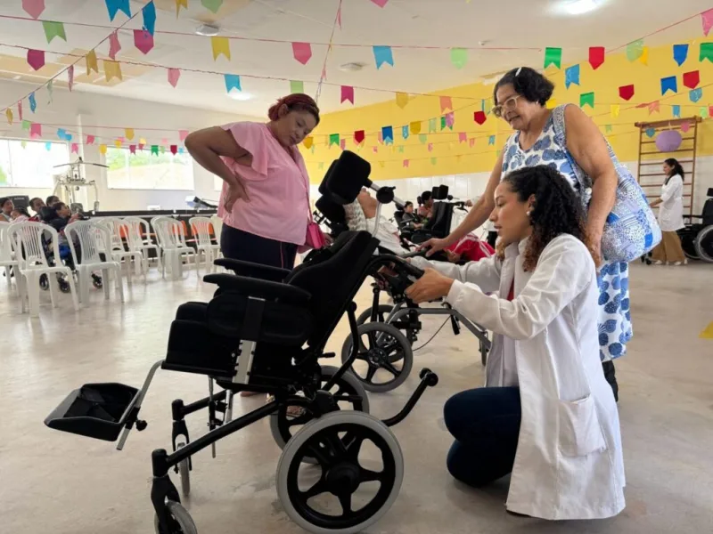 CER IV de Teixeira de Freitas entrega equipamentos de tecnologia assistiva e amplia autonomia de pacientes