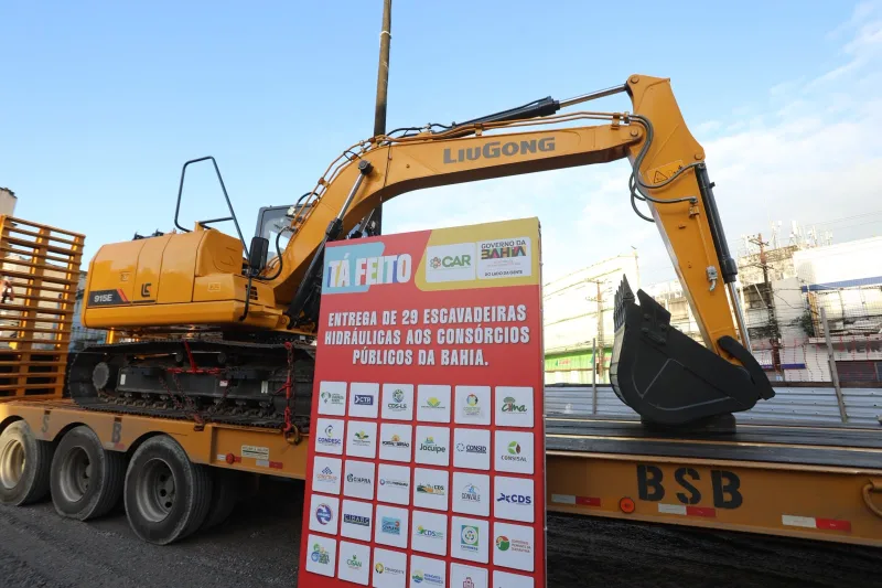 Governo do Estado investe mais de R$ 15,3 milhões em máquinas para reforçar infraestrutura para a agricultura familiar na Bahia Governo do Estado investe mais de R$ 15,3 milhões em máquinas para reforçar infraestrutura para a agricultura familiar na Bahia
