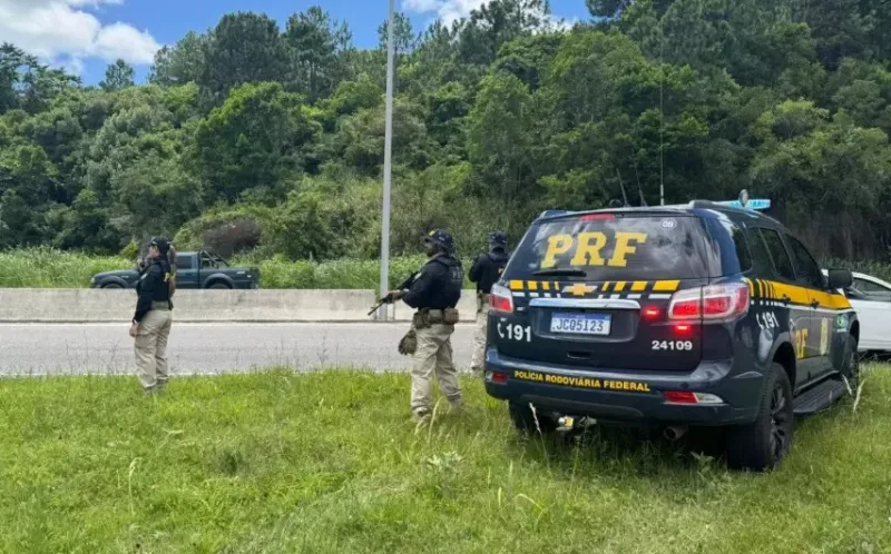 Homem foge de linchamento, pede socorro à PRF e acaba preso por estupro de vulnerável 