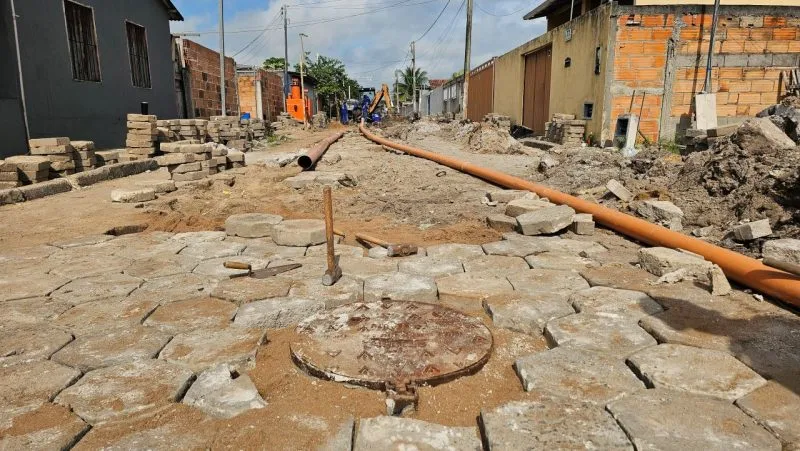 Obra de esgotamento sanitário avança no bairro Ettori Gazzinelli e reforça compromisso de Mucuri com a saúde e o meio ambiente Obra de esgotamento sanitário avança no bairro Ettori Gazzinelli e reforça compromisso de Mucuri com a saúde e o meio ambiente