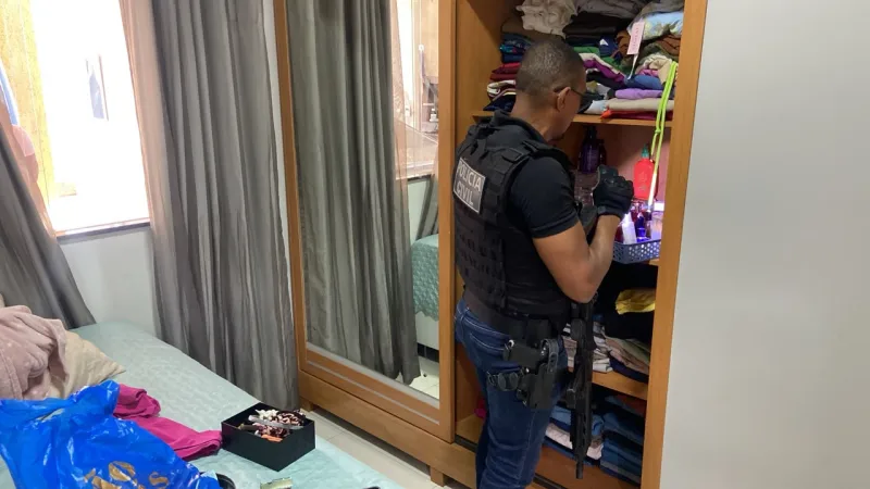 Operação Ponto Final prende suspeito e busca foragido por homicídio de gerente de posto em Eunápolis
