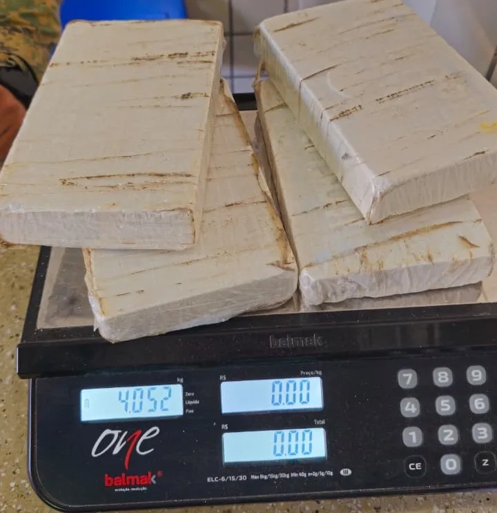 Mais de 4 kg de cocaína são apreendidos pela CIPE/Mata Atlântica durante patrulhamento no Liberdade II Mais de 4 kg de cocaína são apreendidos pela CIPE/Mata Atlântica durante patrulhamento no Liberdade II