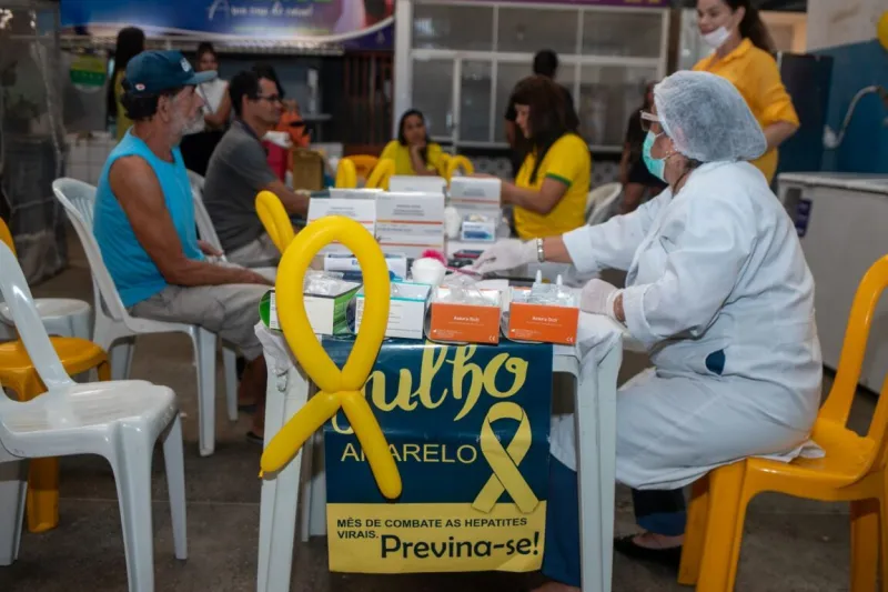 Campanha Julho Amarelo leva testagem e vacinação ao Mercado Municipal de Teixeira de Freitas Campanha Julho Amarelo leva testagem e vacinação ao Mercado Municipal de Teixeira de Freitas