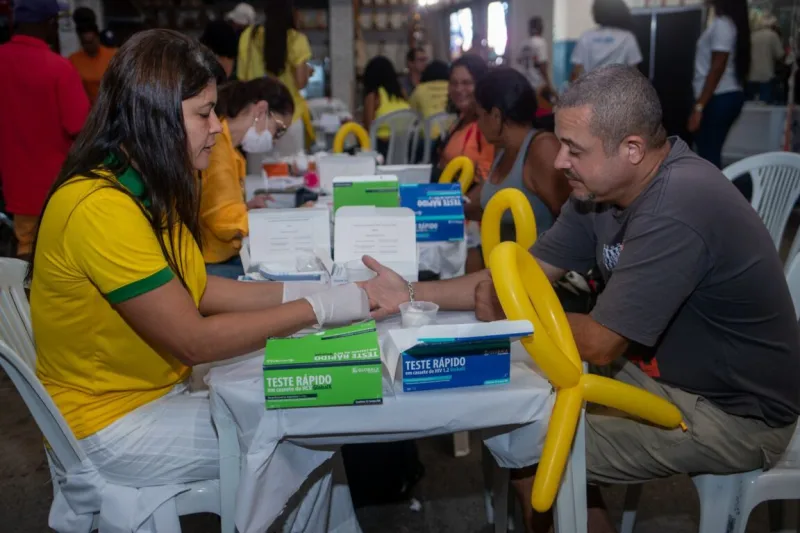 Campanha Julho Amarelo leva testagem e vacinação ao Mercado Municipal de Teixeira de Freitas Campanha Julho Amarelo leva testagem e vacinação ao Mercado Municipal de Teixeira de Freitas