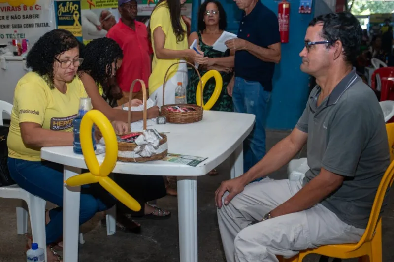 Campanha Julho Amarelo leva testagem e vacinação ao Mercado Municipal de Teixeira de Freitas Campanha Julho Amarelo leva testagem e vacinação ao Mercado Municipal de Teixeira de Freitas