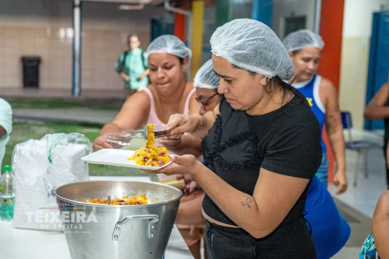 Projeto Caminhando para o Futuro promove oficina de culinária e fortalece aprendizado em Teixeira de Freitas Projeto Caminhando para o Futuro promove oficina de culinária e fortalece aprendizado em Teixeira de Freitas