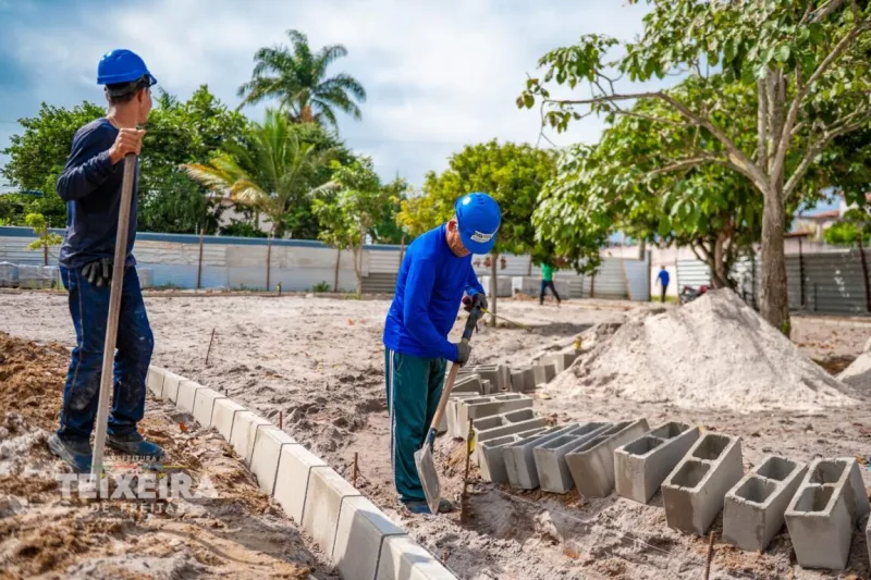 Nova praça com inspiração oriental começa a ser construída no Recanto do Lago, em Teixeira de Freitas