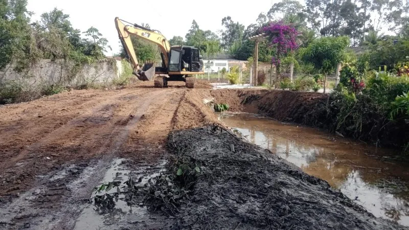 Prefeitura de Mucuri elimina antiga vala a céu aberto com obra de drenagem no bairro Beira Rio