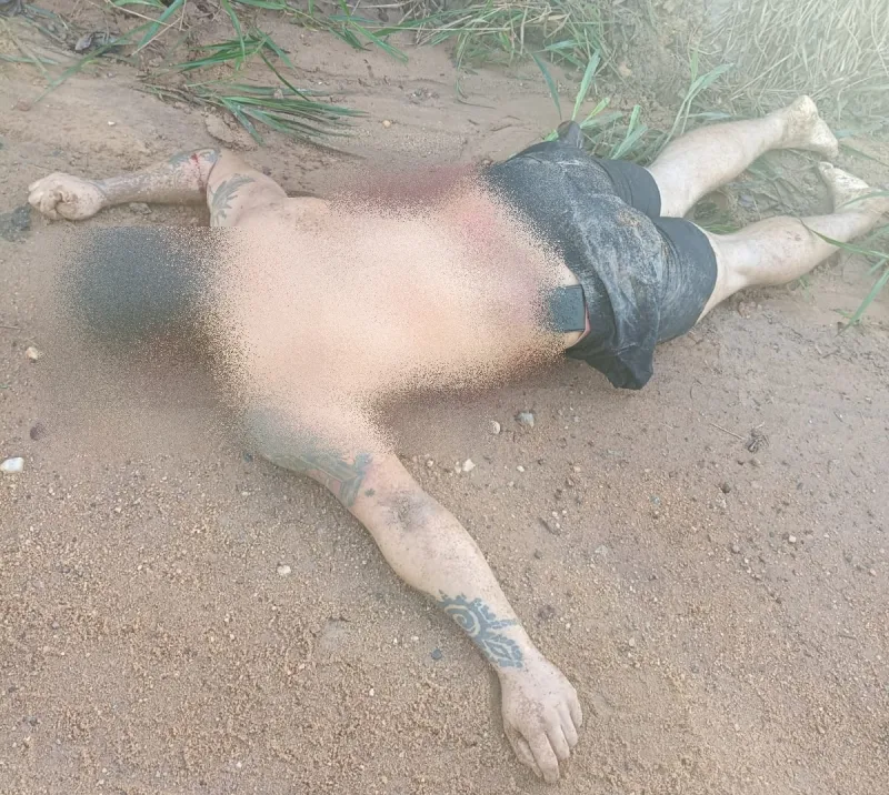 Casal é encontrado morto com marcas de tiros em área rural de Porto Seguro; Polícia Civil investiga o caso Casal é encontrado morto com marcas de tiros em área rural de Porto Seguro; Polícia Civil investiga o caso