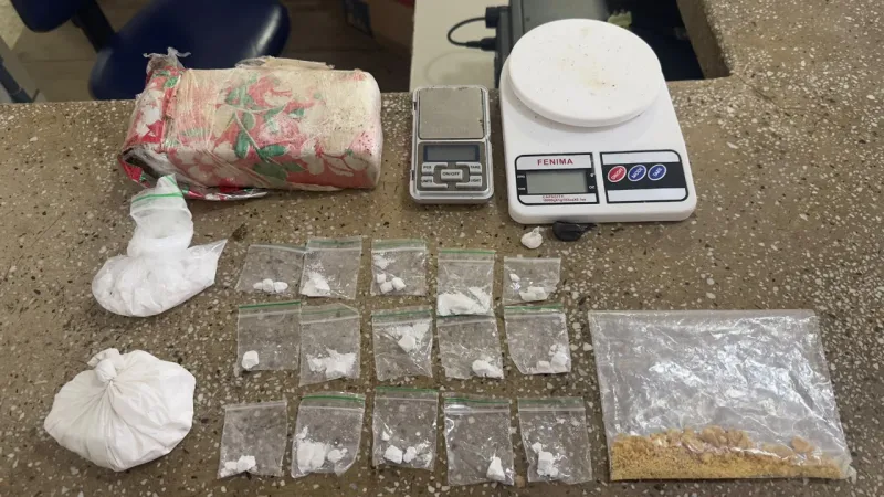 RONDESP apreende mais de 700 gramas de drogas durante patrulhamento em Teixeira de Freitas RONDESP apreende mais de 700 gramas de drogas durante patrulhamento em Teixeira de Freitas