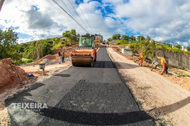 Trânsito é liberado na Ladeira Padre Anchieta após avanço das obras de macrodrenagem Trânsito é liberado na Ladeira Padre Anchieta após avanço das obras de macrodrenagem