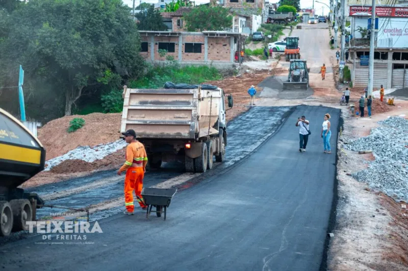 Trânsito é liberado na Ladeira Padre Anchieta após avanço das obras de macrodrenagem Trânsito é liberado na Ladeira Padre Anchieta após avanço das obras de macrodrenagem