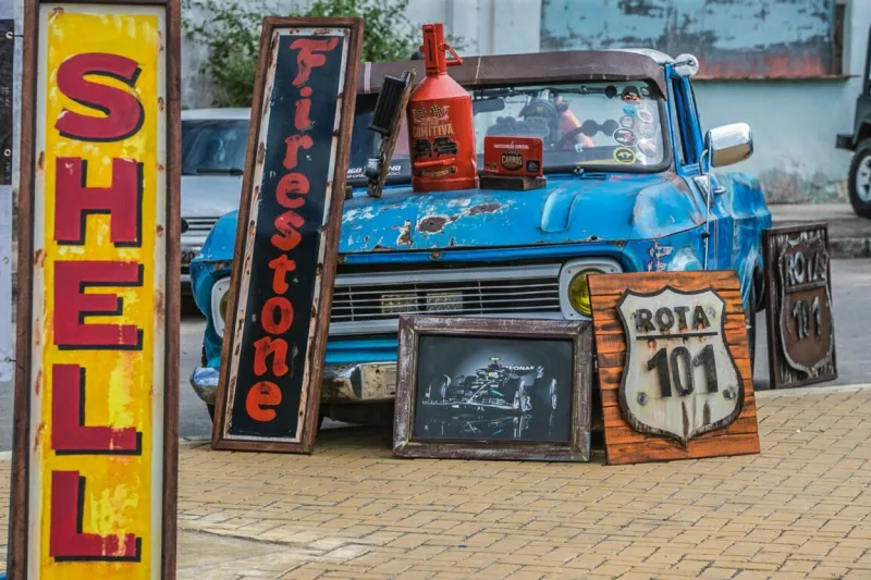 Texas Auto Rock reúne carros antigos, música e movimenta a Praça Irmã Carla Caddia Texas Auto Rock reúne carros antigos, música e movimenta a Praça Irmã Carla Caddia