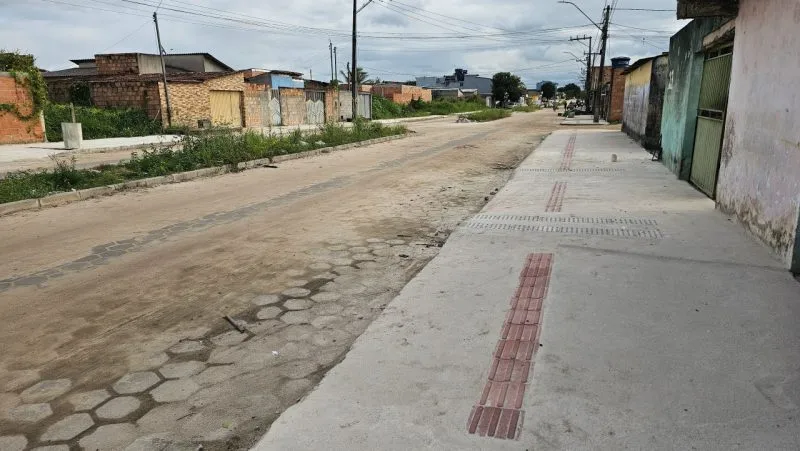 Prefeitura de Mucuri conclui nova etapa da pavimentação da Avenida Rio Mucuri em Itabatã