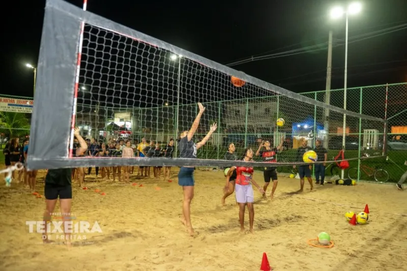 Projeto Virando o Jogo abre inscrições gratuitas para aulas de vôlei em Teixeira de Freitas