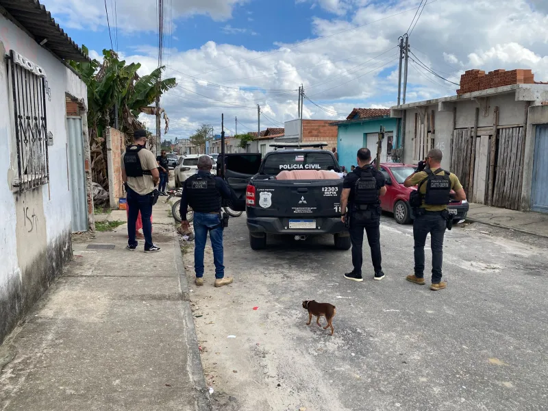 Polícia Civil desarticula mais um imóvel usado pelo tráfico e apreende drogas, munições e dinheiro em Eunápolis