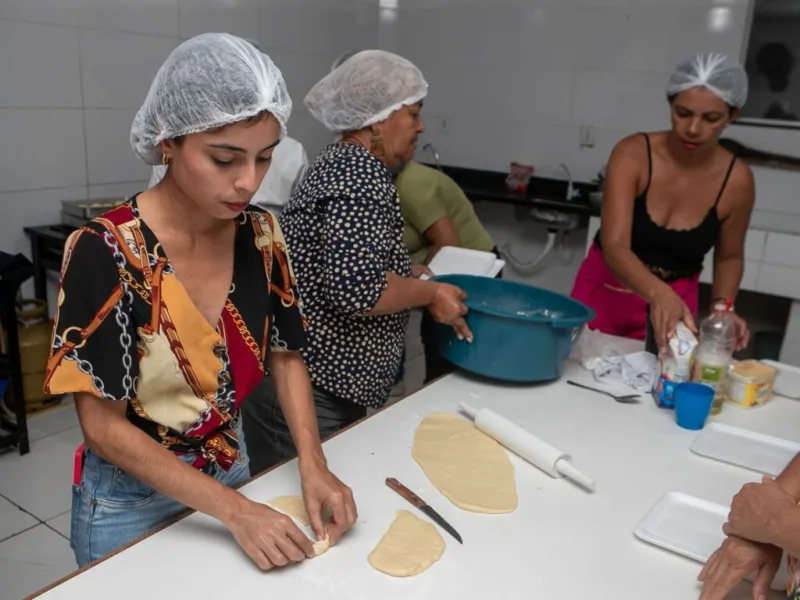 Projeto da Promoção Social leva conhecimento e novas perspectivas de renda às famílias teixeirenses