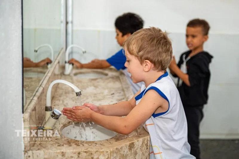 Prefeitura transforma antigo prédio do EMEI Monte Sinai em moderno espaço para a Educação Infantil Prefeitura transforma antigo prédio do EMEI Monte Sinai em moderno espaço para a Educação Infantil