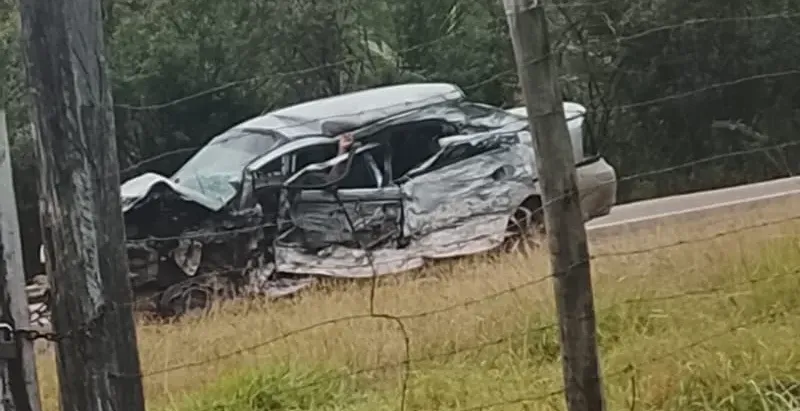 Acidente entre carreta e carro de passeio deixa vítima fatal na BR-101, em Itamaraju