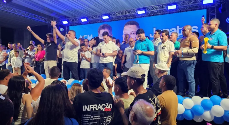 Jonatas Santos lança pré-candidatura a deputado federal com presença de ACM Neto em ato que movimenta Teixeira de Freitas